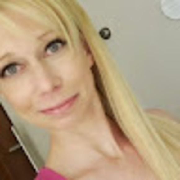 Meet your Posher, Sara - Picture 1 of 1